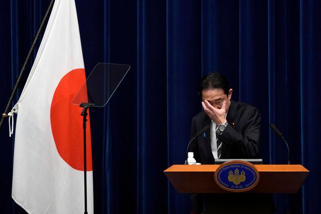 民调显示七成日本民众不希望岸田连任首相 派阀丑闻阴影难散