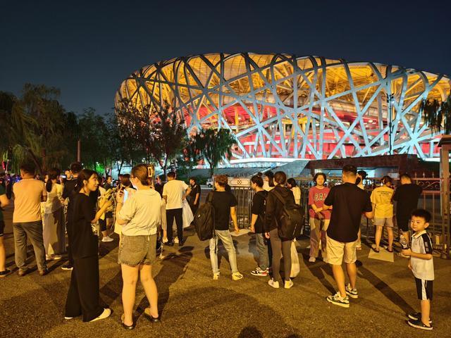 在北京逛街看演唱会好city 夜经济活力燃