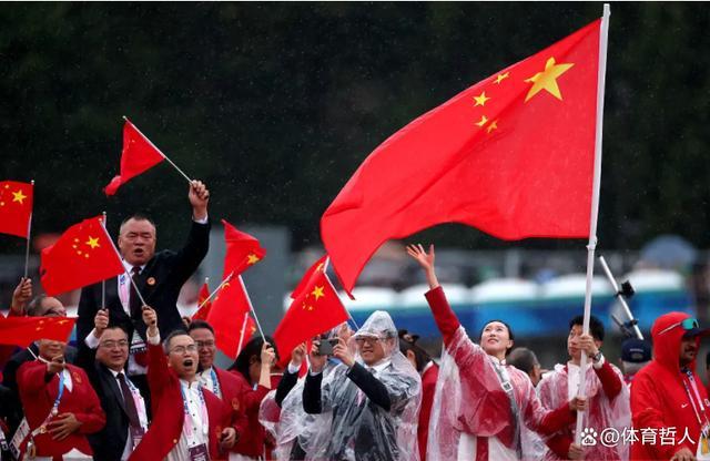 中国队出场顺序揭晓：奥运观赛团瞩目巴黎河上风采