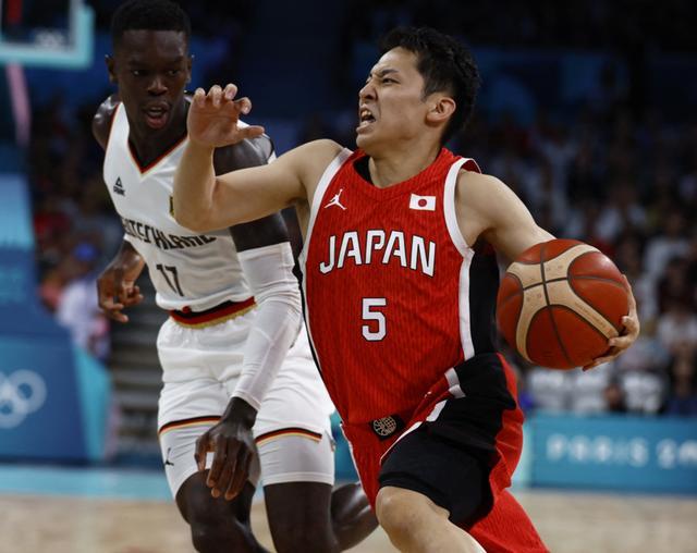 扎心中国篮球！日本1米72后卫面对世界冠军砍11 7 获男篮名宿盛赞