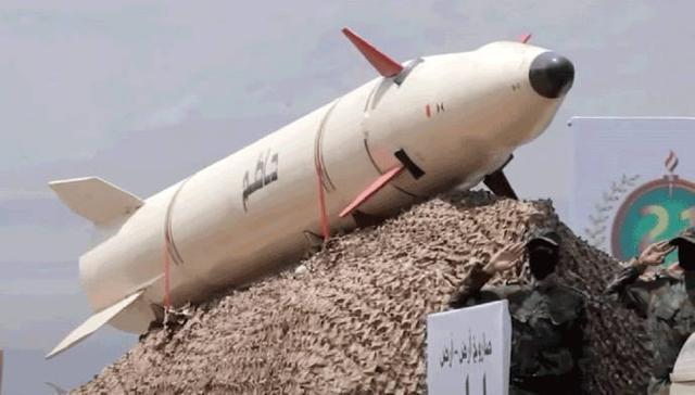 也门胡塞武装展示阿希夫反舰导弹