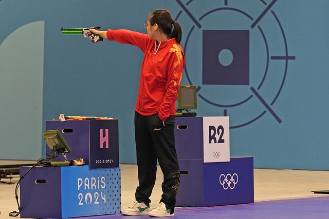 女子10米气步枪决赛