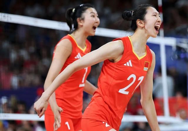 巴黎奥运开门红！中国女排3比2战胜美国队