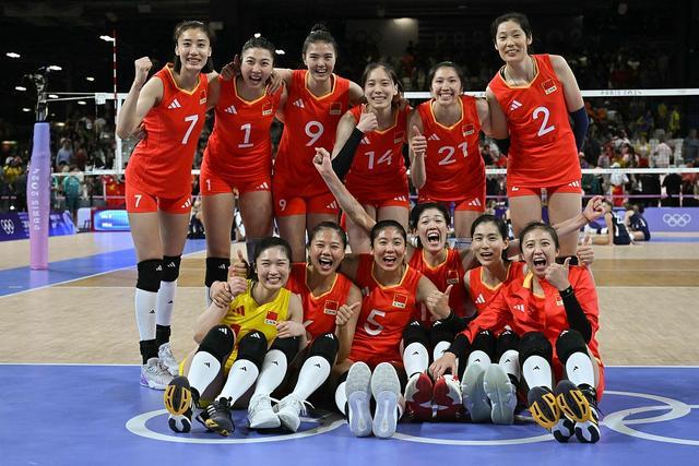 中国女排小组赛第一战赢了 3-2险胜美国夺开门红