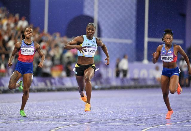 女子100米圣卢西亚选手夺冠