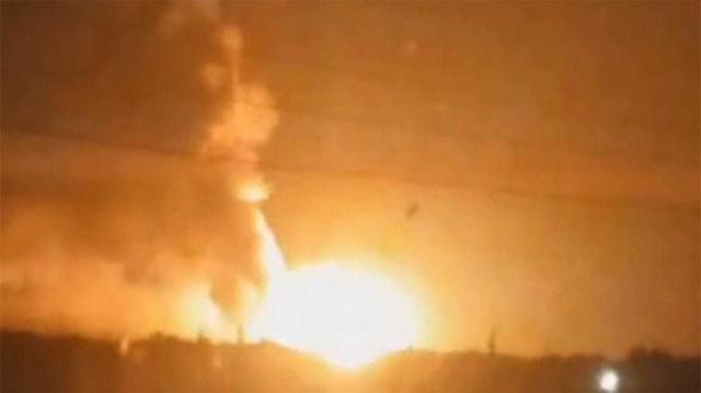 俄无人机携带燃烧弹撞击乌军防空洞