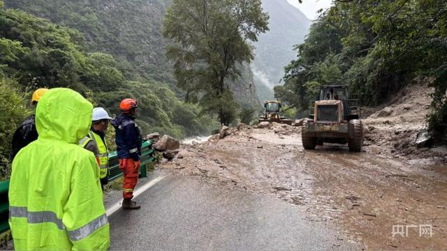 康定特大山洪泥石流8人遇难19人失联 转移安置939人