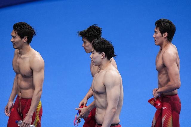 有你一份！下午参加预赛的王长浩也会获得4×100米混合泳的金牌