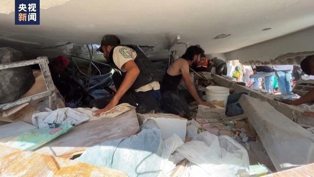 加沙学校遭以军空袭已致30人死亡 平民伤亡惨重