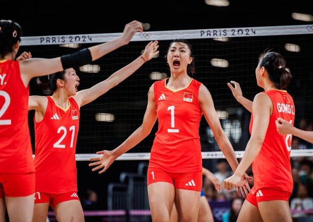 中国女排2比3惜败土耳其 止步8强 奥运征程落幕，拼搏精神长存！