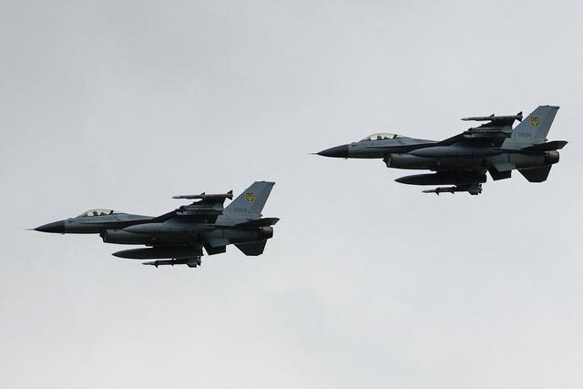 乌军装备首批F-16战斗机，已越过莫斯科的核红线
