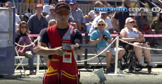 11岁中国选手郑好好迎来奥运首秀 滑板赛场展风采