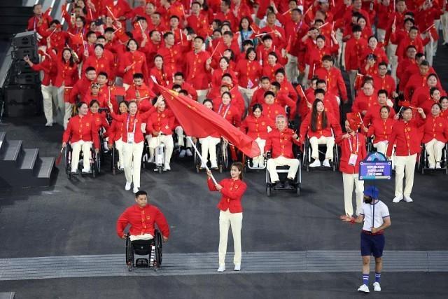 巴黎再次飘起中国红 残奥健儿展风采