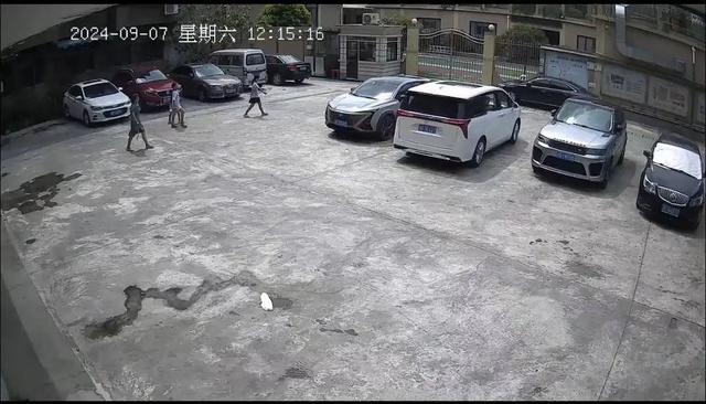 女孩和同学外出失联后溺亡 警方介入 河边玩耍酿悲剧