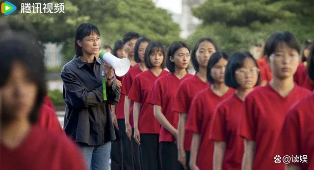 人民网评《山花烂漫时》