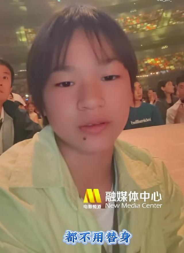 全红婵：成龙大哥是很厉害的演员 他在《红番区》中天台一跃不用替身