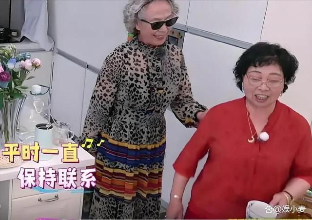 柳岩印小天疑似恋情曝光 大龄剩女终遇良缘？