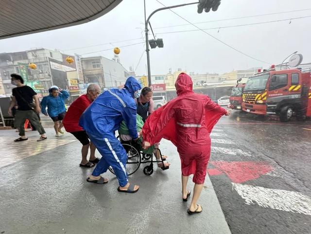 台湾医院发生火灾 3人已无生命迹象 台风