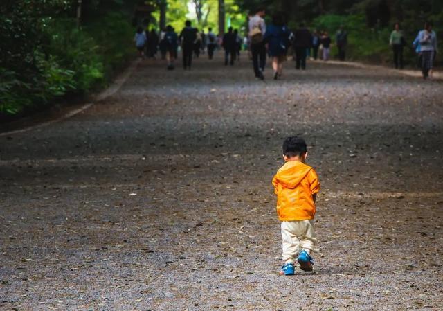 懒、宅、颓，是谁杀死了我们孩子的精气神?