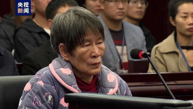 杨妞花：第一次看到余华英双手发抖 死刑判决下的颤抖