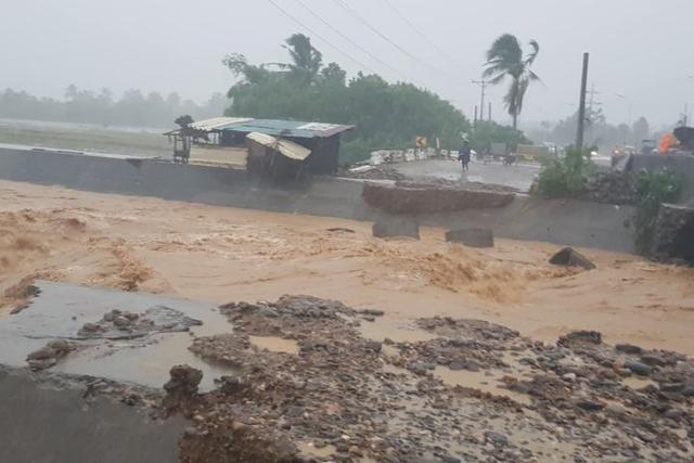 台风带来12级大风 大暴雨 部分地区停运停课 多地受影响严阵以待