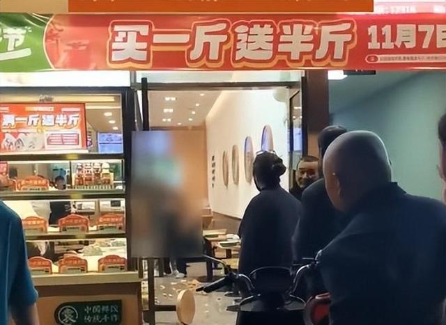 癌症男子怒砸店铺商家放弃追偿 宽容与理解展现人性光辉