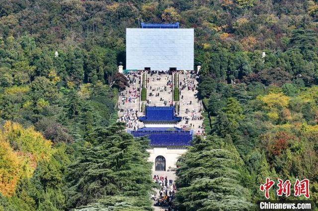 中山陵祭堂维修做了同款纸门楼