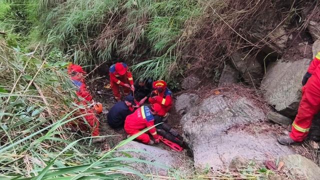 云南94岁老东说念主跌落山沟