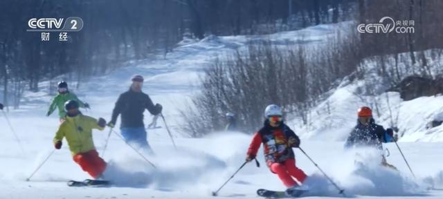 冰雪经济多点吐花打造新业态 各地滑雪场亮点纷呈