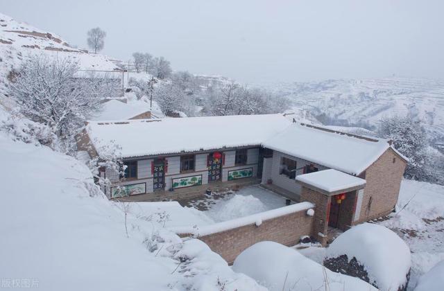 白天大雪暖烘烘夜晚大雪冻死牛有啥说法？ 预示冷冬或暖冬