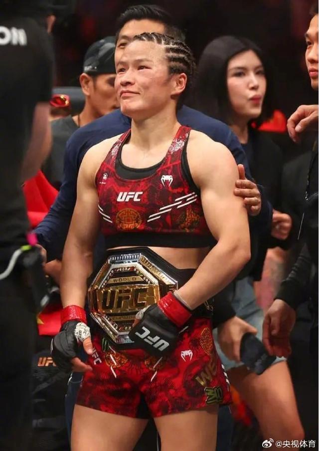 八角笼传奇张伟丽荣获24年世界MMA大奖最佳女拳手 中国骄傲再创辉煌