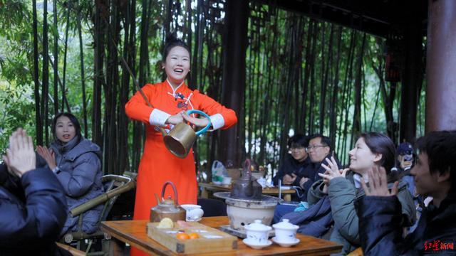 鹤鸣茶社社花的茶艺火到海外了 非遗文化闪耀TikTok