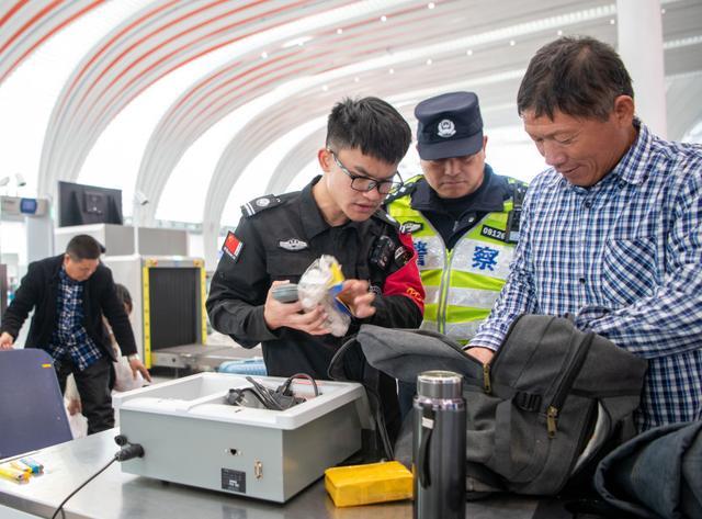 广州铁警春运严打治安 护航平安回家路-第3张-热点新闻-河北元硕人力资源服务有限公司