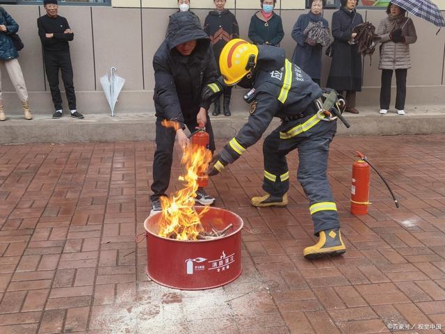 3歲男童獨(dú)自在家睡夢(mèng)中被燒成重傷 家庭悲劇引深思