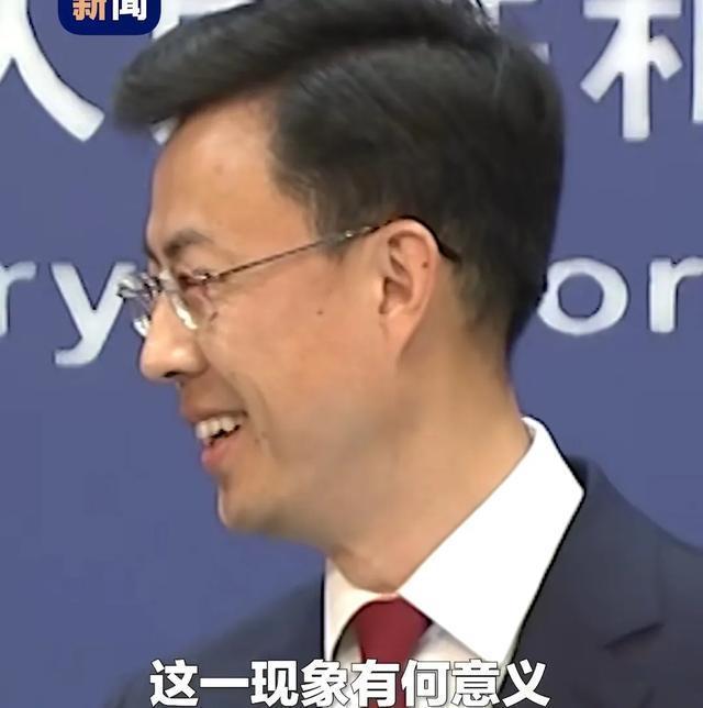 中国记者徐德智在美国看哪吒2 见证文化桥梁的构建