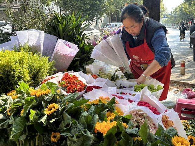 昆明鮮花市場情人節(jié)熱銷