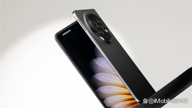 OPPO Find N5托舉千斤鋼琴：最強(qiáng)折疊屏震撼登場(chǎng)