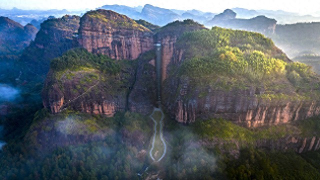 江西鹰潭遭遇强对流天气