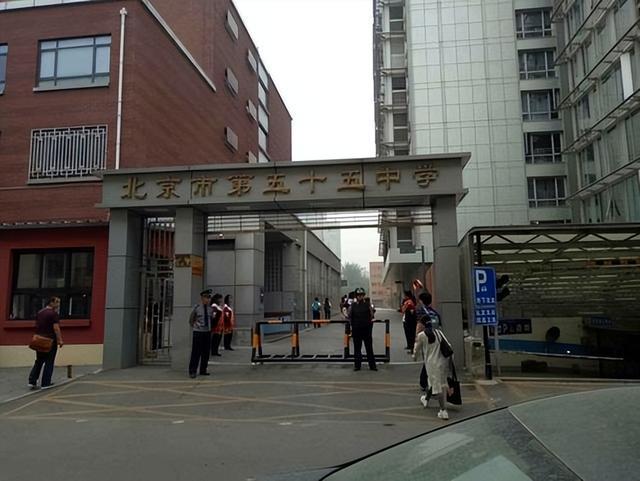 俄外交部發(fā)言人采訪時狂飆中國話，扎哈羅娃的童年在北京度過,！