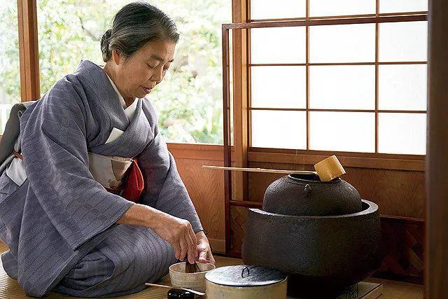 白領(lǐng)最愛(ài)的飲料立頓 跌進(jìn)鄙視鏈底端 茶飲江湖瞬息萬(wàn)變