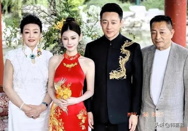 網(wǎng)傳馬筱梅帶小玥兒過(guò)端午節(jié)