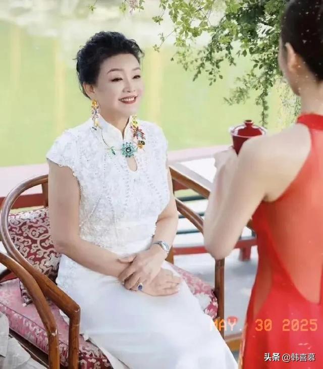 網(wǎng)傳馬筱梅帶小玥兒過(guò)端午節(jié) 母女情深逛街被偶遇