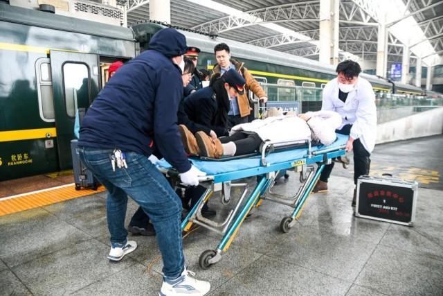 “黑救護(hù)車”為何屢禁不絕 高額費(fèi)用與監(jiān)管難題