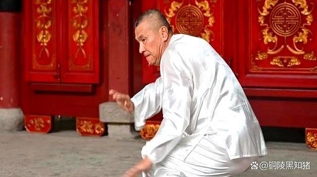 大爷打非遗“女人拳”走红 反差萌引发热议