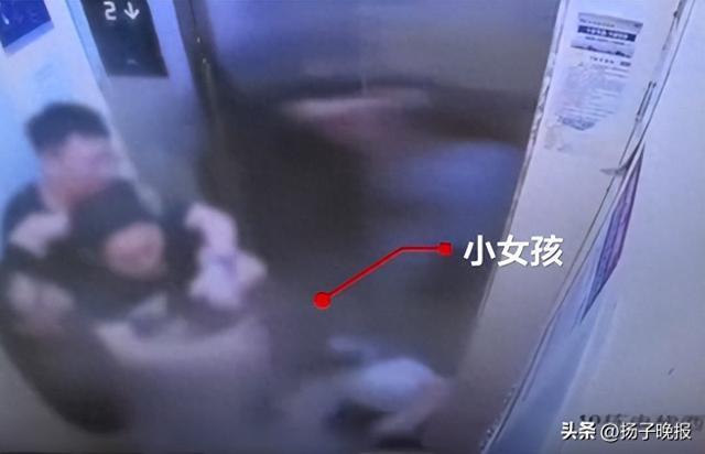 長(zhǎng)沙醉酒男子電梯內(nèi)撕扯女孩頭發(fā)