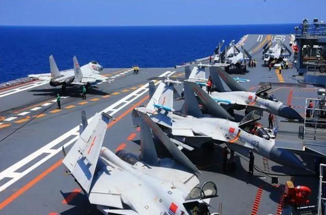 歼-15遭遇美军F/A-18谁更强 空中较量揭秘