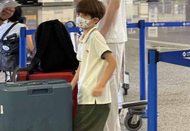 董力兒子7歲近照 父子同框惹眼
