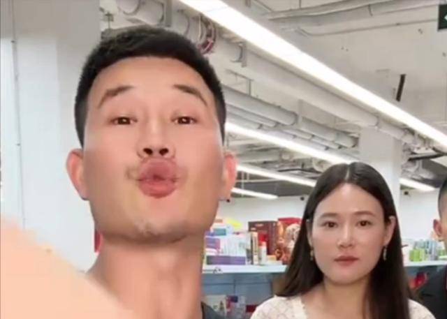 反诈老陈向嘎子哥道歉 假货争议再起