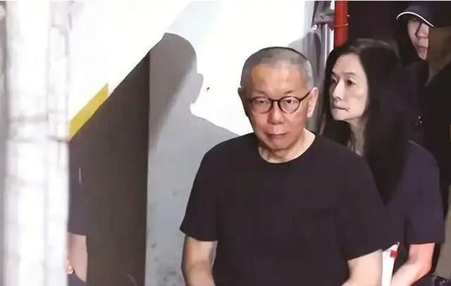 柯文哲以7千万元新台币交保回家
