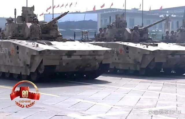 看完阅兵戒断不了一点 军迷破防新装备亮相